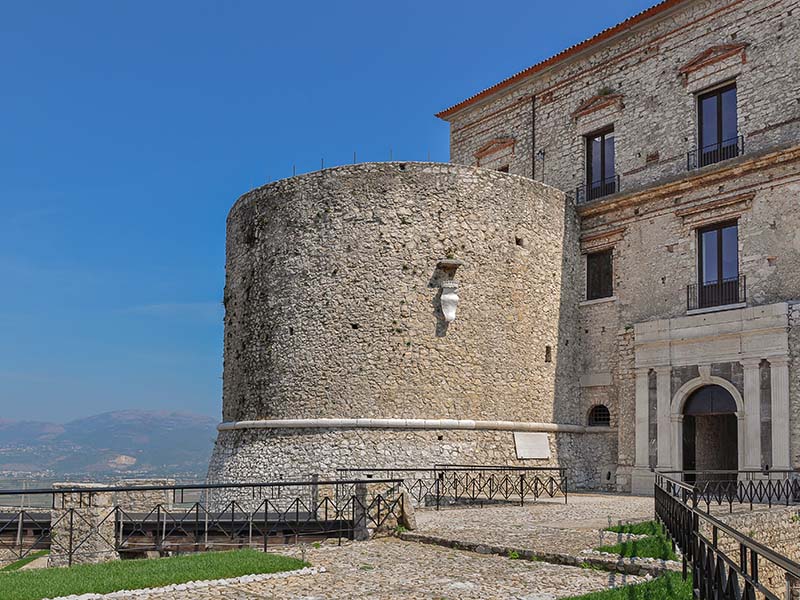 Castello Macchiaroli a Teggiano